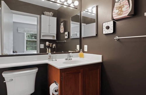 Clifton House | Whole House 35 mins to DC Top Neighborhood