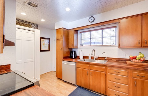 Williams Cottage | Williams Cottage w/Patios & Grill Near Route 66