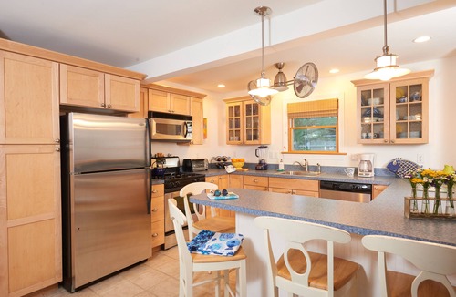 Town Bank Cottage | Willow Cottage by the Bay - July 27- Aug 3 available!nOnly 3 Night Minimum