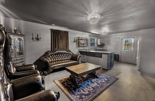 Adamstown House | Wizard's Dark Manor Escape/Indoor Slide/Sleep 17+