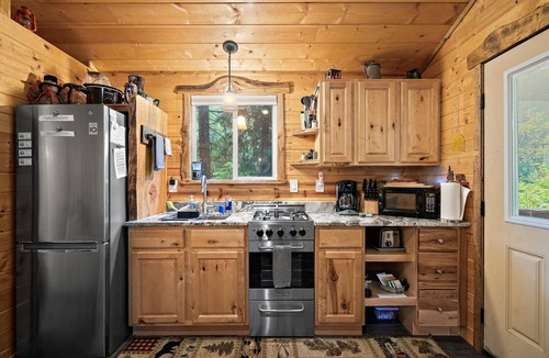 Paradise Estates House | Wolverine Den