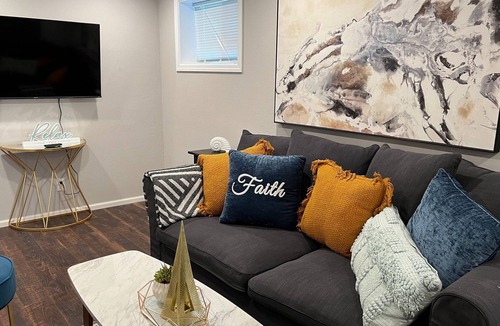 Fremont House | Woodland Park's Sunny Spacious Home
