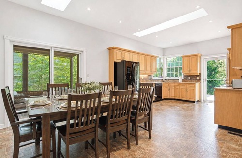 Grand Bend Cottage | WoodPark Cottage 7bedrooms Gamesroom