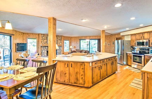 Dillard Cottage | Woodsy Sky Valley Cottage, 8 Mi to Dillard!