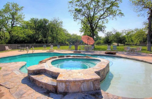 New Braunfels Condo | WW B201 Guadalupe Getaway