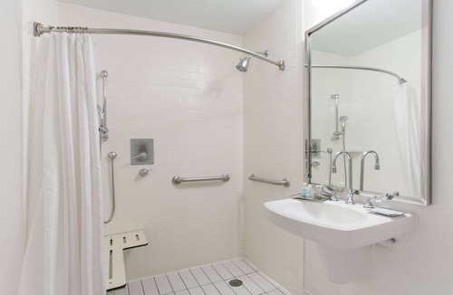 Lakeview Hotel | Wyndham Garden Manassas