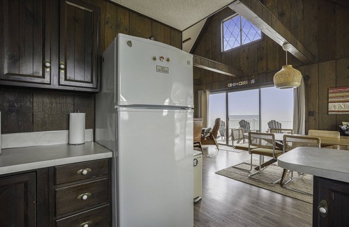 White River Township Cottage | Yay the beach! Lake Michigan beach front cottage, adjacent to dunes & park.