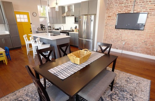 H Street Corridor Apartment | Your Vibrant & Musical destination right on H St!