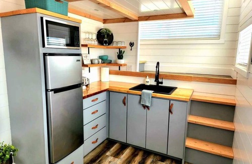 Apple Valley House | Zion Couples’ Retreat Romantic Desert Tiny Home