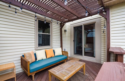 Columbus House | Zoo Getaway, 3BR Home w/Yard Games & Comfort, Family Friendly