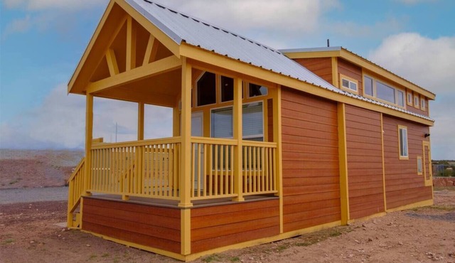 076 Tiny Home near Grand Canyon South Rim Sleeps 8