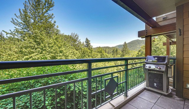 1/2 Mi to Olde Town: Mtn-View Gem w/On-Site Trail