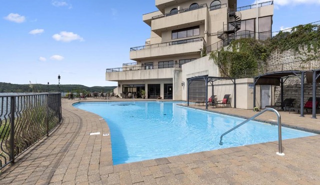 1 Bedroom Lake View Villa - Unit 604