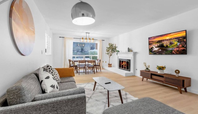 12815 Bellevue · 4b2b Newly Remodeled Home @Bellevue/close to Park