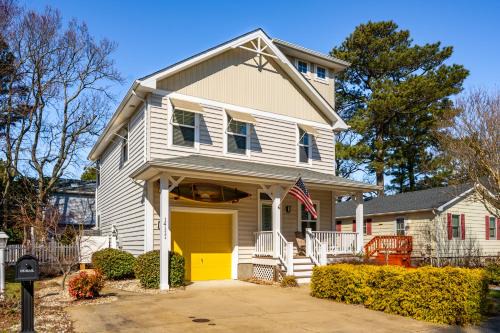 14111 Fiesta Rd - Cape Canoe