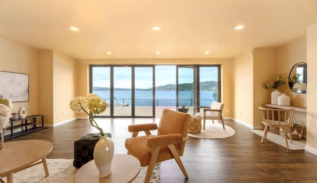1BR 2BA Lower Unit with Lake Access - Prime Spot