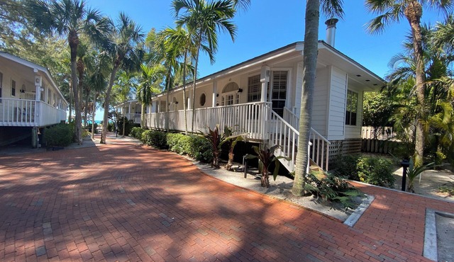 1BR Gulfside Cottage Charming, Quiet, and Warmer Than Your Forecast