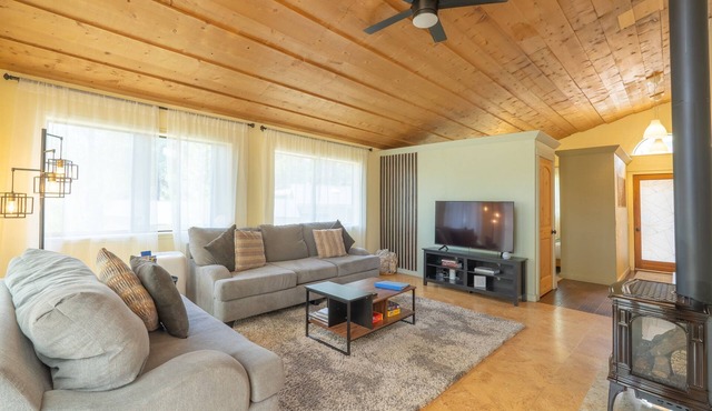 1Br Hidden Gem overlooking Wetland Dog Friendly