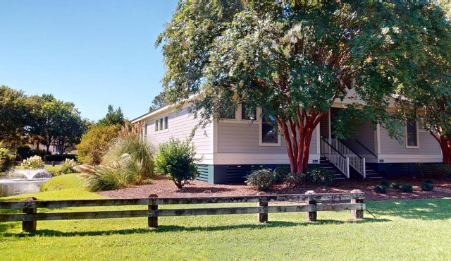 2 Bdrm Lakeside Villa Scenic View With Amenities