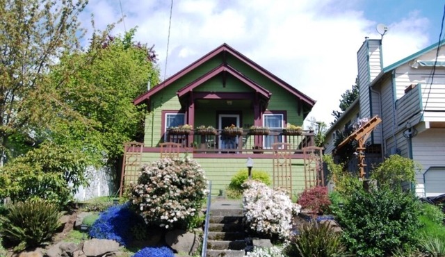 2-Bed Craftsman with Private Garden, Steps to Green Lake & Downtown Seattle