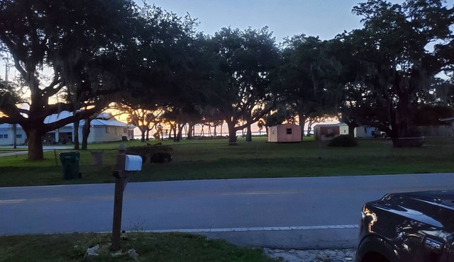 2 Bedroom Updated Cottage, just minutes from Cape Canaveral and Cocoa Beach.