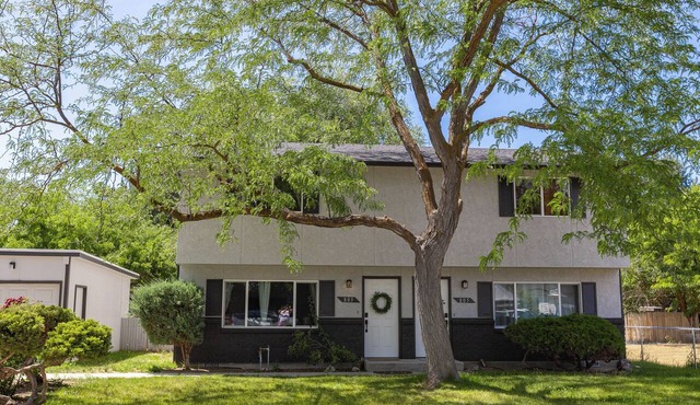 2 Condos, Minutes From Downtown, Parks, and Freeway!