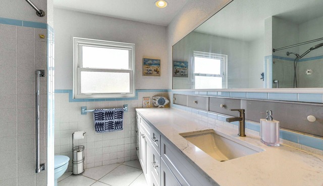 2 Mi to Englewood Beach! Home w/Private Dock