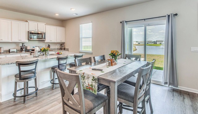 2 Mi to Golf: Myrtle Beach Home w/Pool Access!