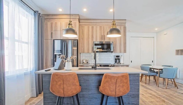 201 Condo au rez de chaussée , au coeur de Bromont