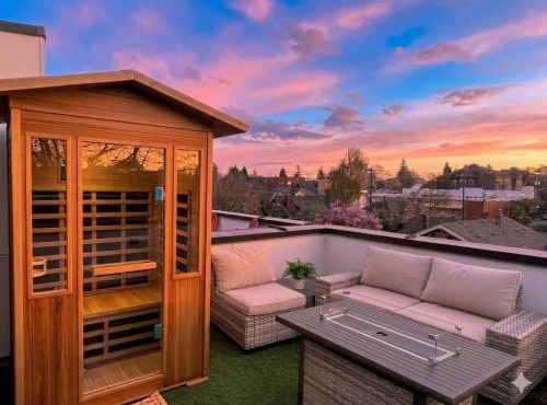 2022 Modern 3BR Tesla Charger City Views