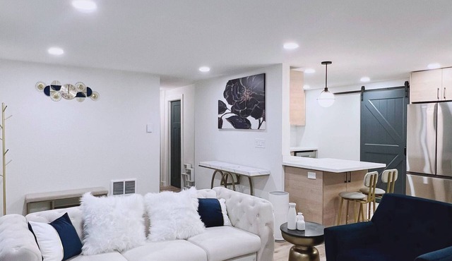 2BR Guest Suite at The Blue House