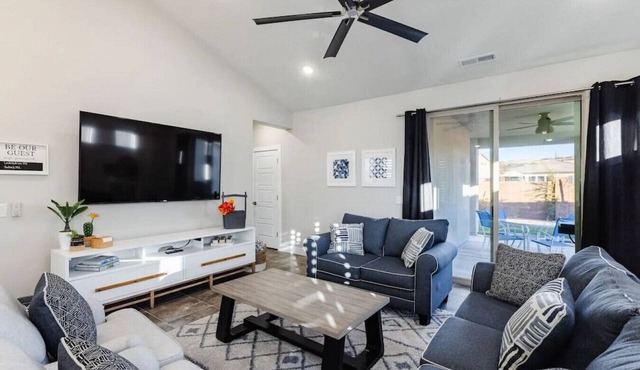 3 Bed Single Floor Sleeps w/pool