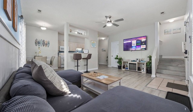 3-Bedroom, Pet Friendly Villa w/Fenced Yard-3 min walk to Beach!