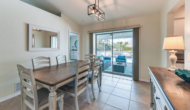 3 Mi to Beach! Englewood Family Gem + Private Pool