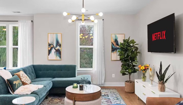 3BDR Modern Luxury in Del Ray: 10 Min to DC & Old Town