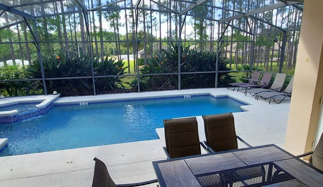 4 Bed 3 Bath/2 Master Suites/86" TV /Hot Tub/Pool/In Calabay Parc