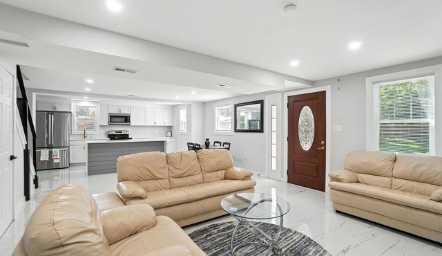 4-bedroom house fencin and pivte gate