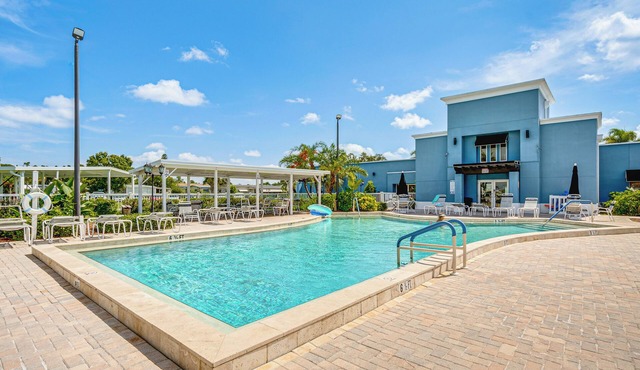 4 Mi to Dtwn Sarasota! Family Home w/Pool Access