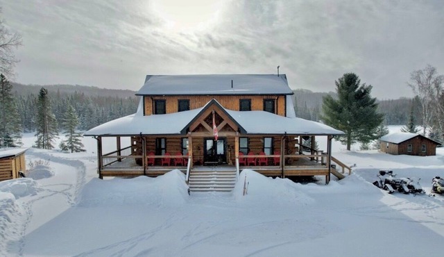 4 Season Nature Retreat - Winter Playtime