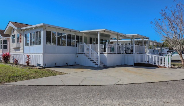 4320 Willow Bank- Sleeps 6