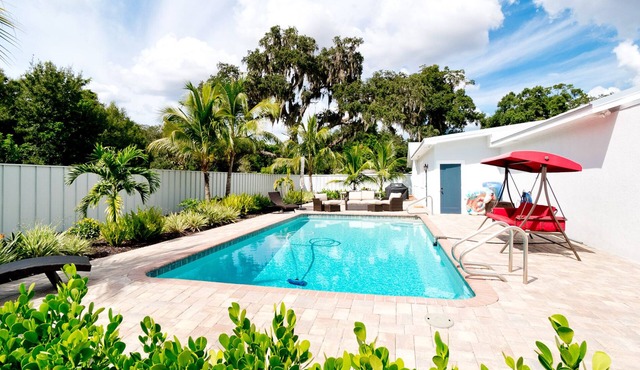 4Bd 4Ba private, 4 kings bf, heated pool, sleeps 16+!