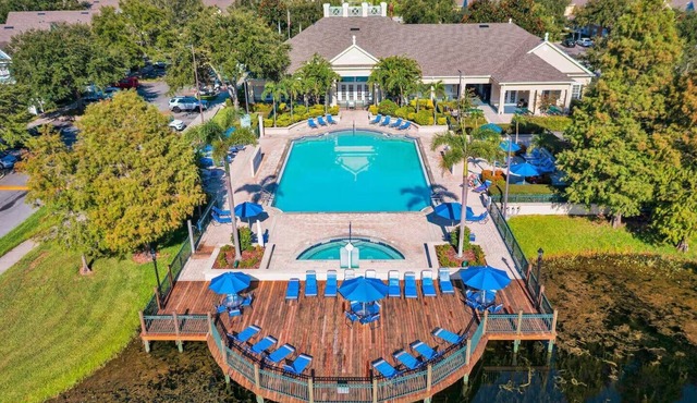 4BR/3 Bath Condo Next to Pool! Close to All Parks