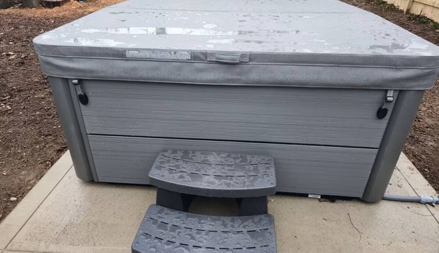 4BR, Sleep 7, Hot Tub Retreat Near CMH, Easton and Downtown