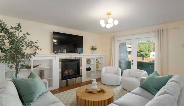 5 BD/3.5BA -Arcade-WFH Desks-Pool/Pingpong Table