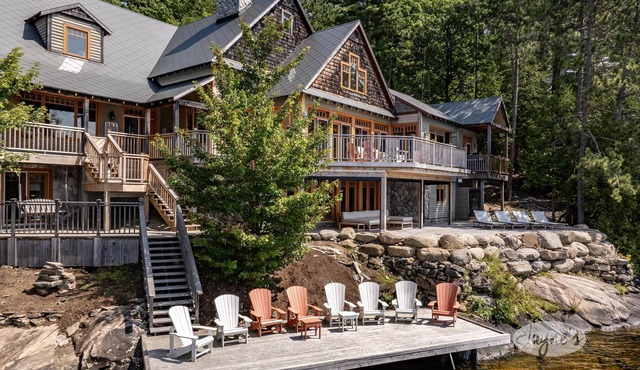 5 bdrm + 1 open in BH, 5 bath cottage! Lake Muskoka, Sunsets! Privacy! Sauna!