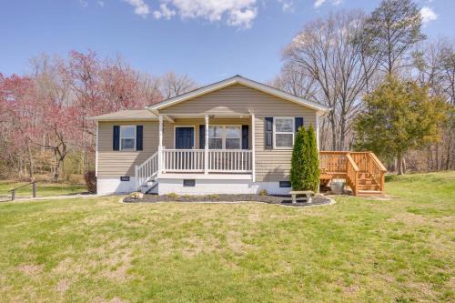 5 Mi to Dtwn Fredericksburg: Family Gem w/Yard