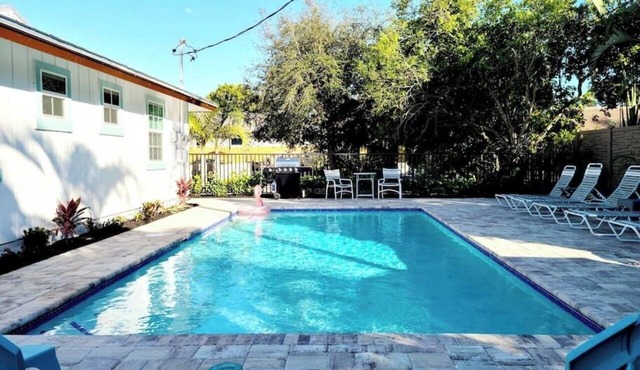 562 Beachy Keen Cottage| New Pool | Mins 2 Beaches
