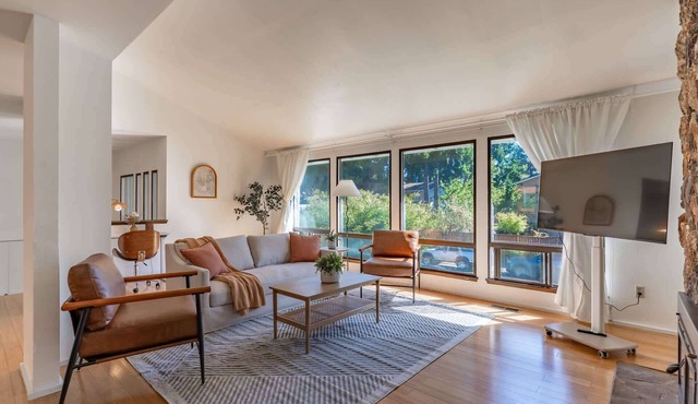 5BR Gem, Walk to Microsoft and Near Redmond DT