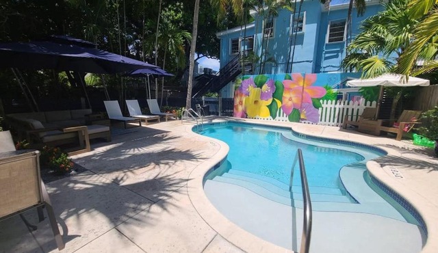 6 Bedroom 6 Bath Guesthouse on Duval Street