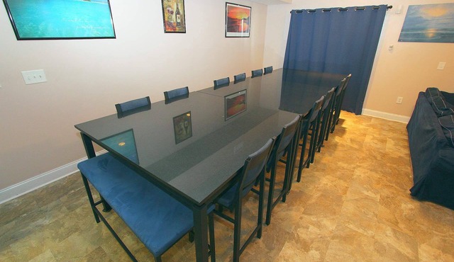 6 Bedrooms : Modern, Large, Granite Banquet Table, Pool Table, Foosball Table.